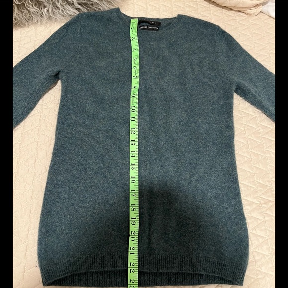 TAHARI 100% Cashmere dark green color sweater! - Picture 5 of 7